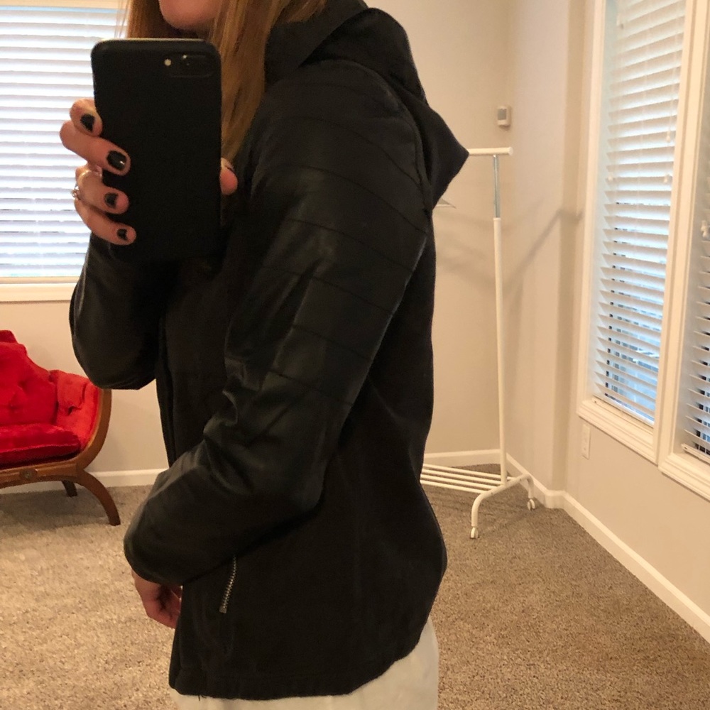 Jacket - Picture 5 of 6